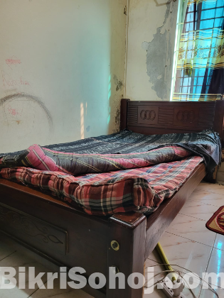 ব্যাবহৃত সেমি ডাবল খাট